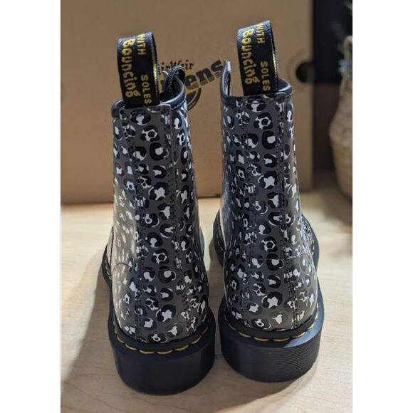 Dr. Martens 1460 Women's Gray Loud Leopard Smooth Leather Lace Up Boots UK 5 NIB - Picture 7 of 15